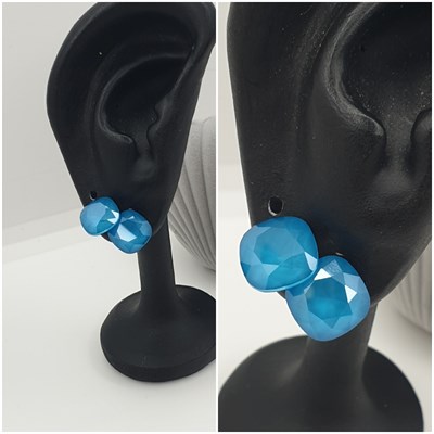 Серьги пуссеты Swarovski оп-13268 /1см синий 13268